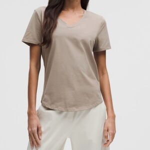 LULULEMON V-Neck 4